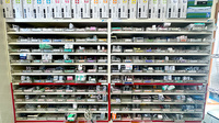 オーエス折尾薬局の薬棚