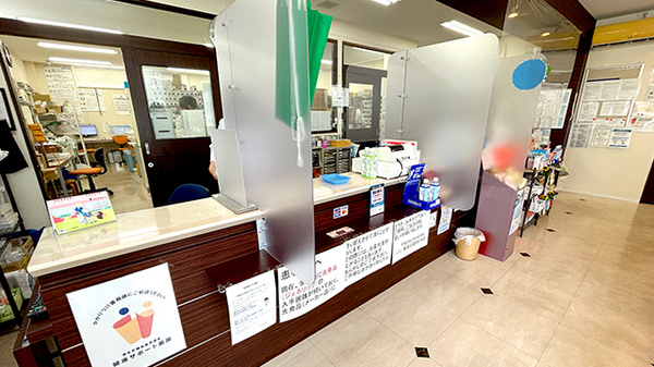 佐賀北薬局２号店の受付/カウンター