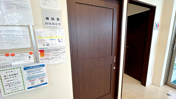 佐賀北薬局２号店の検体測定室