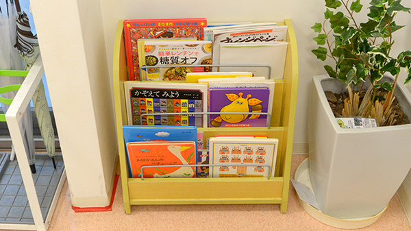 クオール薬局よろずや町店の書籍
