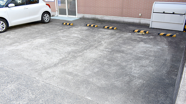 あいりす薬局の駐車場