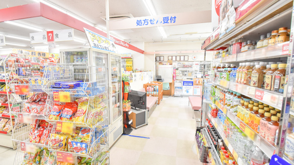 ドラッグイレブン薬局伊敷梅ヶ渕店の入口