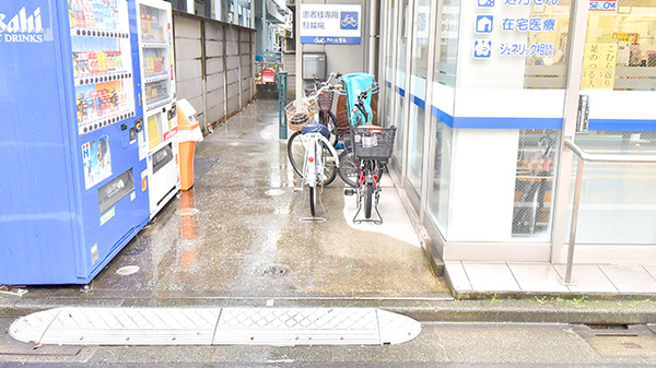 クオール薬局ちどり店の駐輪場