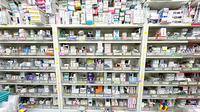 なのはな薬局世田谷店の薬棚