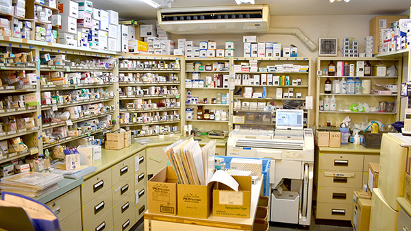 バンビー薬局一番町店の調剤室