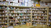 バンビー薬局一番町店の薬棚