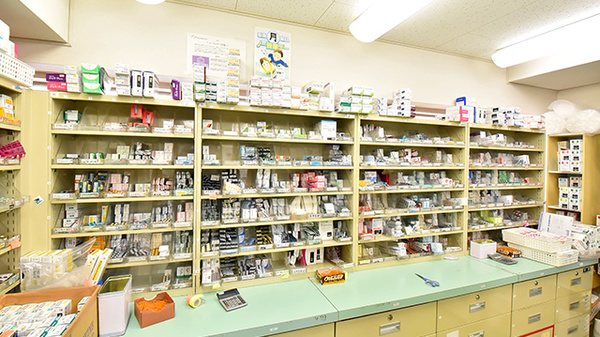 ファーマライズ薬局 文京店の薬棚