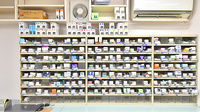 ブロードウェイ薬局駒込店の薬棚