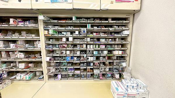 みゆき薬局の薬棚