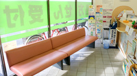 ヤマグチ薬局　砧店の待合スペース