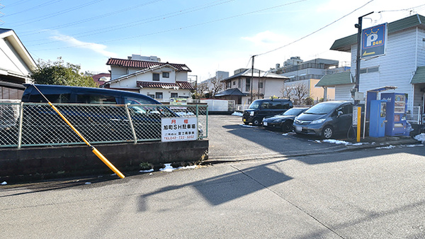クオール薬局町田旭町店の駐車場