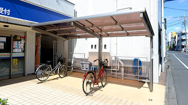 クオール薬局河辺店の駐輪場