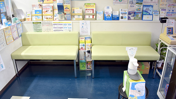 戸越薬局戸越店の待合スペース