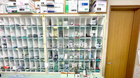向台薬局の薬棚