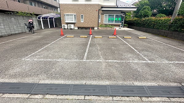 向台薬局の駐車場