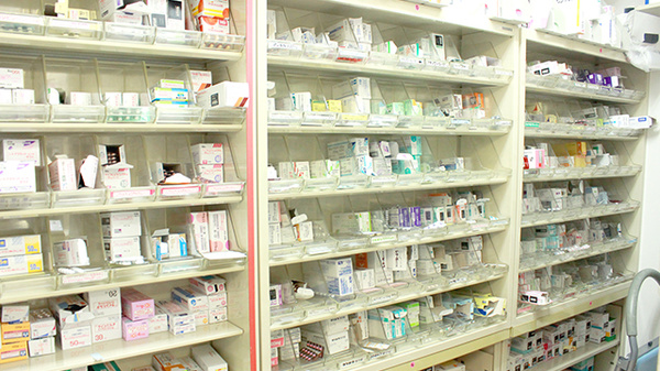 松田薬局扇橋店の薬棚