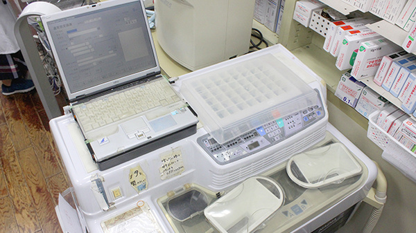 ユニスマイル薬局 京橋店の調剤器具