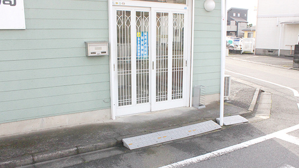 中村調剤薬局の入口