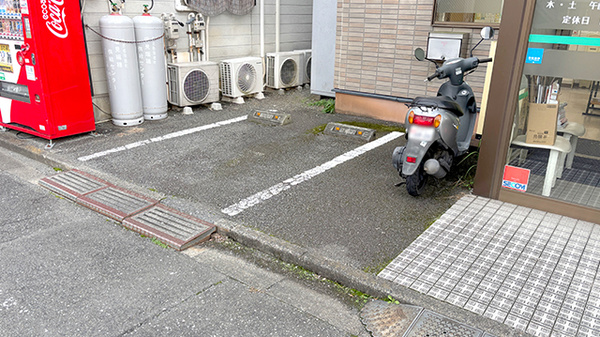 中村薬局の駐車場