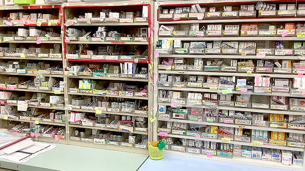 薬棚