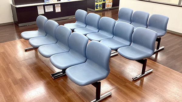 別所薬局千人町店の待合スペース