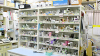 平和台薬局の薬棚