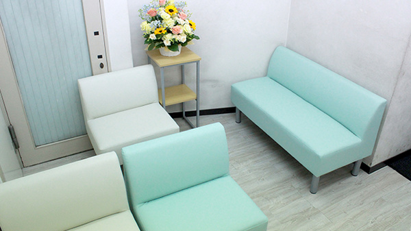 パレス薬局　大森山王店の待合スペース