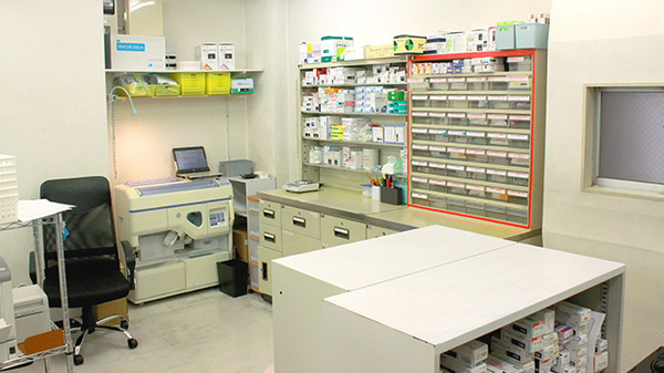 パレス薬局　大森山王店の調剤室