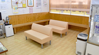 ハッピー薬局三野店の待合スペース