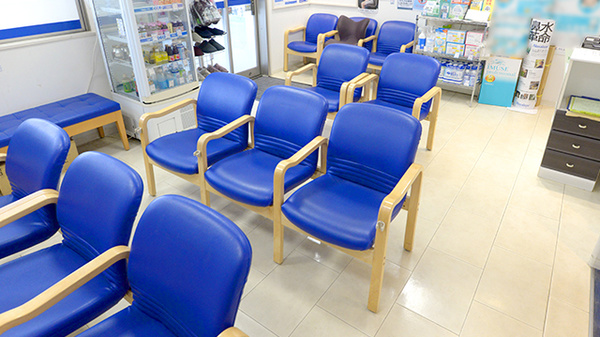 クオール薬局　西那須野店の待合スペース