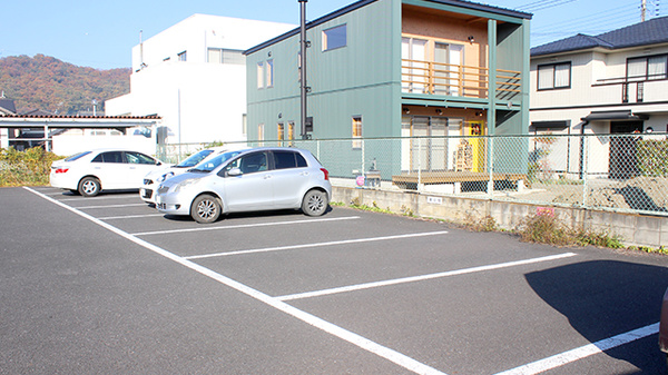 花･花薬局いちょうの駐車場