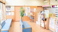 コスモ調剤薬局　木幡店の待合スペース
