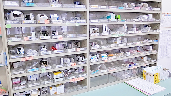 コスモ調剤薬局　足利南店の薬棚