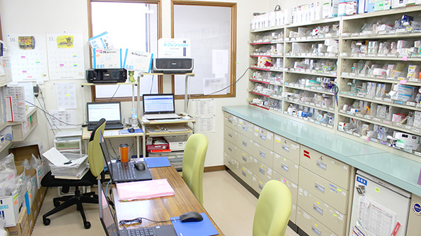 シティ薬局　末広店の調剤室