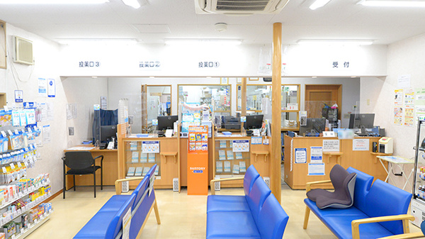 クオール薬局　はやぶさ店の受付/カウンター