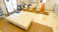 クオール薬局　小山城東店の待合スペース