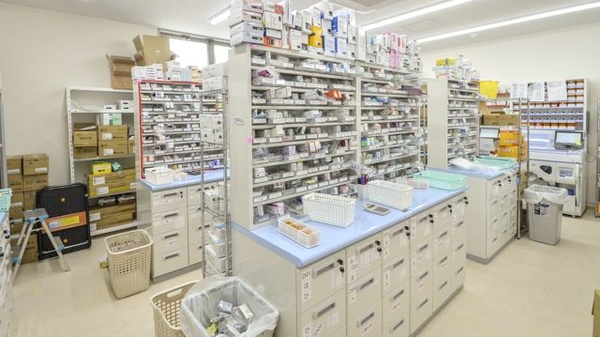ひばり調剤薬局の調剤室