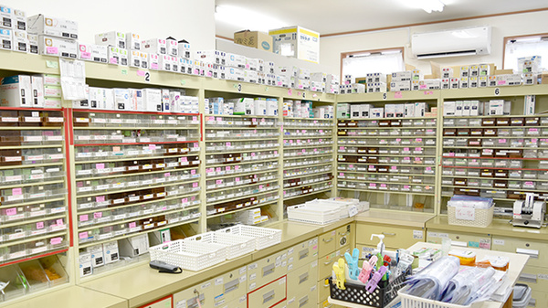 フクシ塩原薬局の調剤室