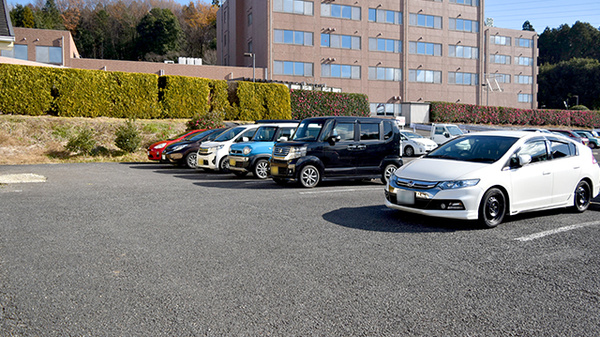 フクシ矢板薬局の駐車場