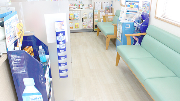 ペパーミント薬局の待合スペース