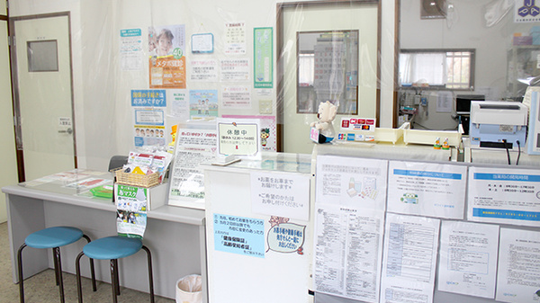 ホワイト調剤薬局の受付/カウンター