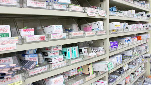 ミント薬局　東峰店の薬棚