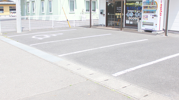 ワイアンドワイ薬局　栃木店の駐車場