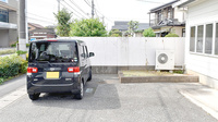 わかば薬局の駐車場