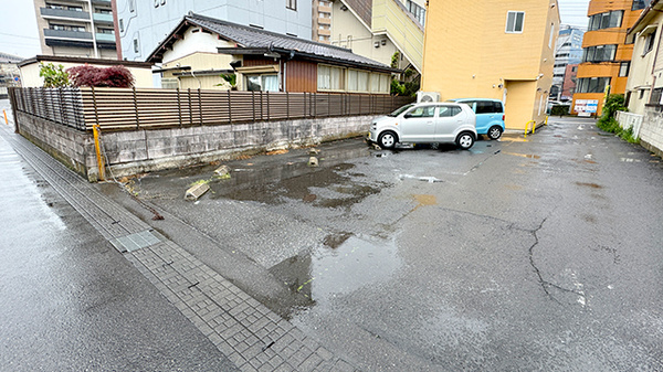 銀星薬局　東口店の駐車場
