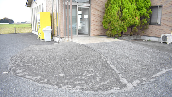 栗の木薬局の入口