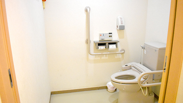 栗の木薬局のお手洗い