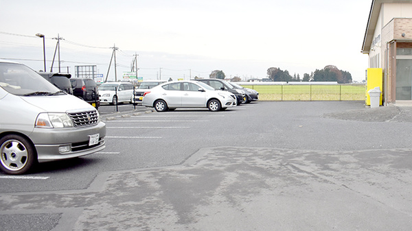 栗の木薬局の駐車場