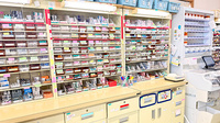 花・花薬局しらさぎ店の薬棚