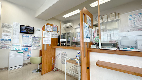 雀宮　アポス薬局の受付/カウンター